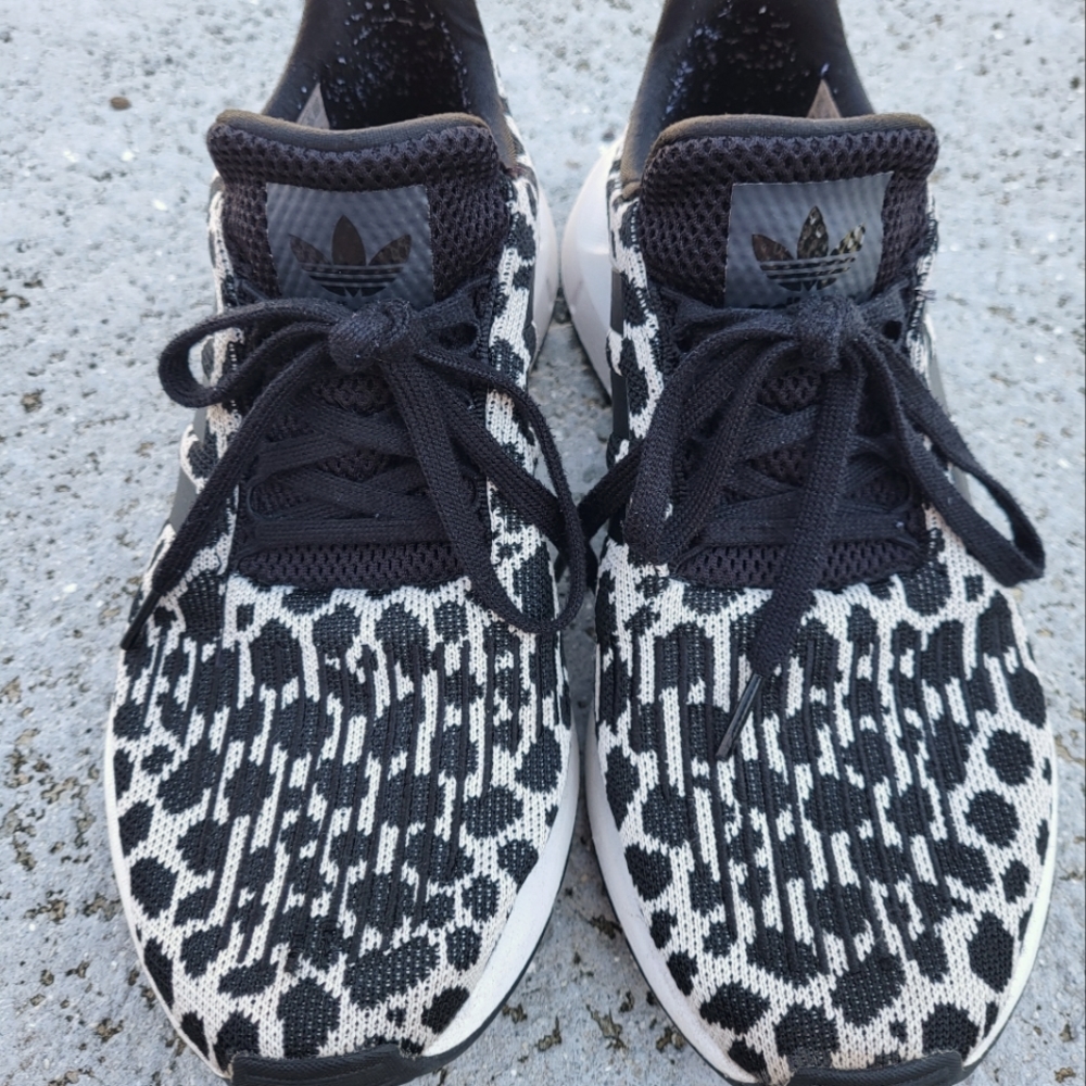 Adidas Tennis Shoes
